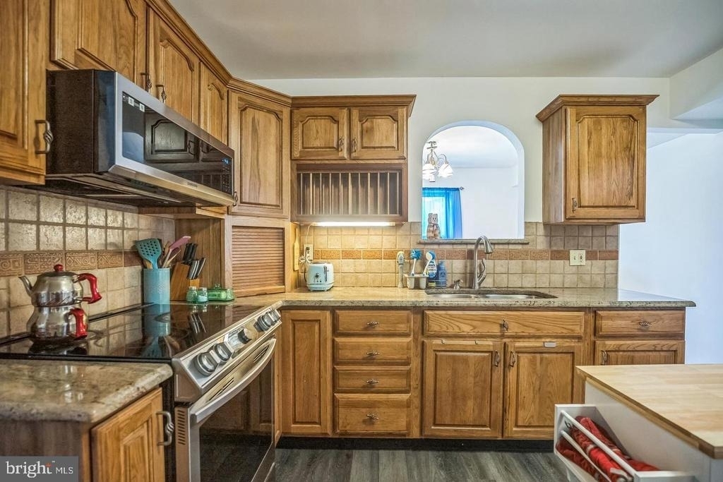 9 Adams Street - Photo 6