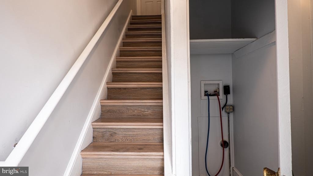241 Victoria Street - Photo 14