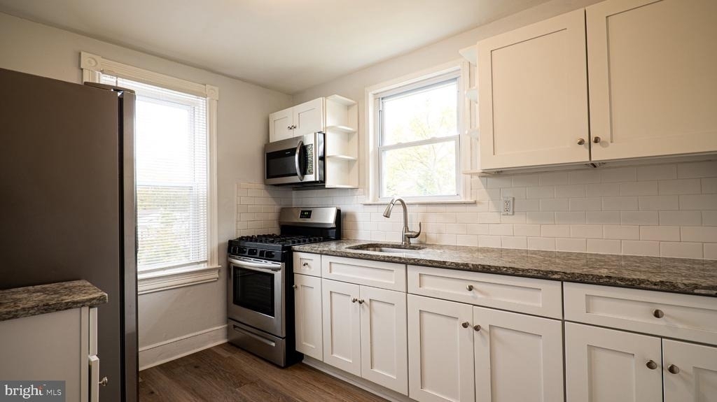 241 Victoria Street - Photo 1