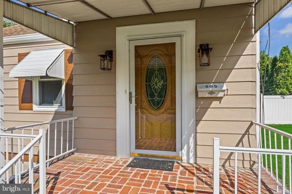 505 Hazel Avenue - Photo 3