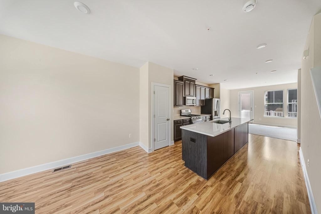 3525 Carnaby Street - Photo 10