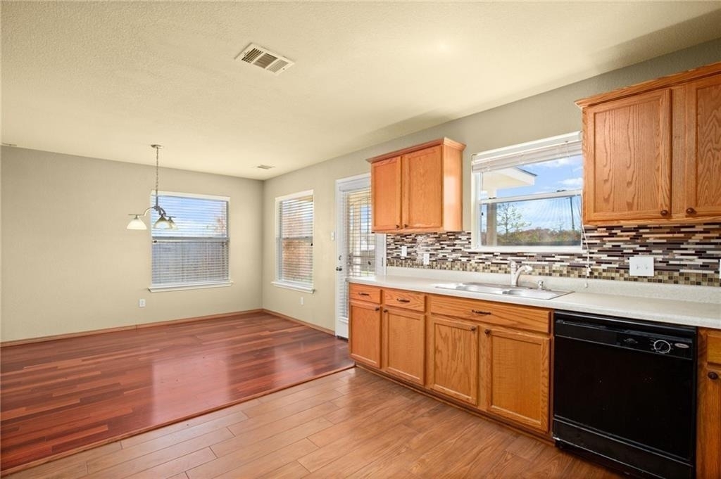1825 Golden Sunrise Ln - Photo 8