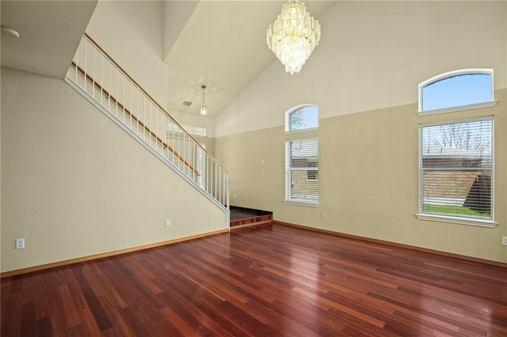 1825 Golden Sunrise Ln - Photo 4