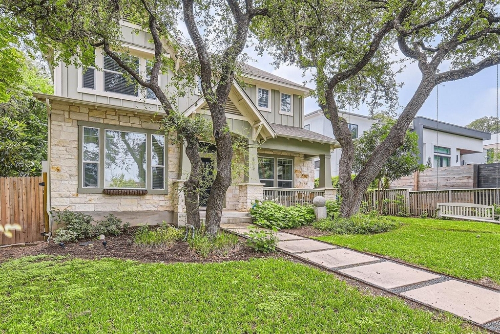 805 W Mary St - Photo 2