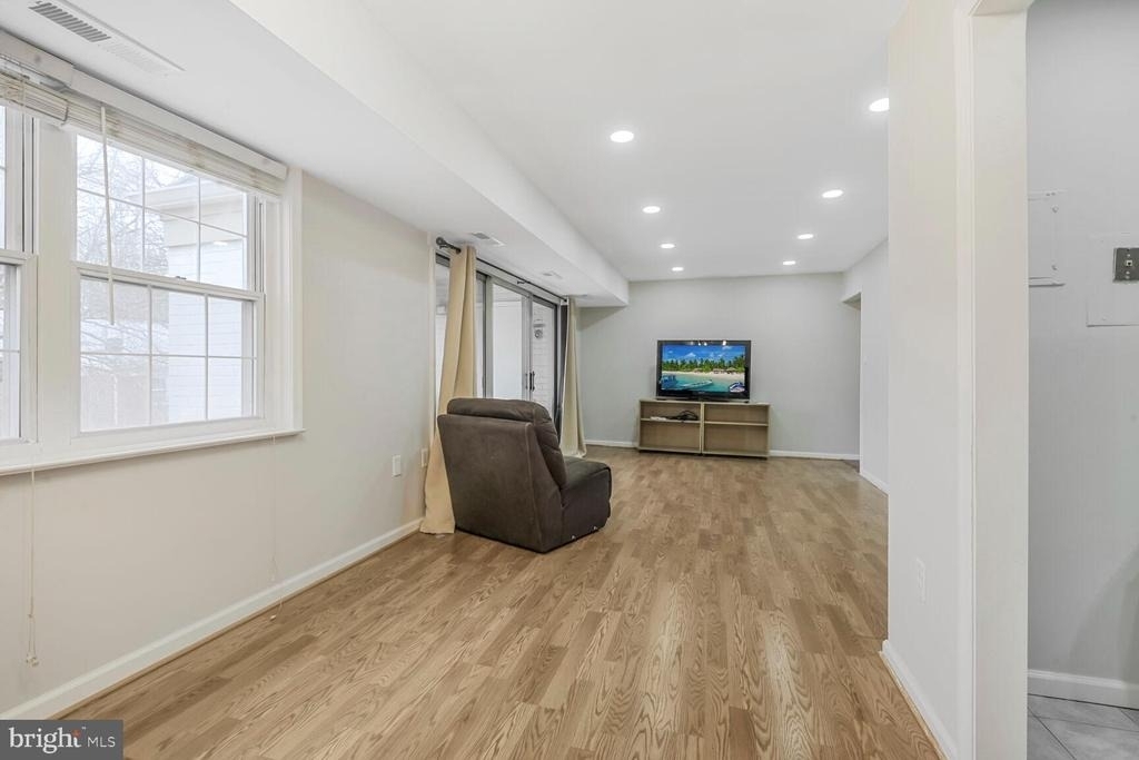 864 College Parkway - Photo 6