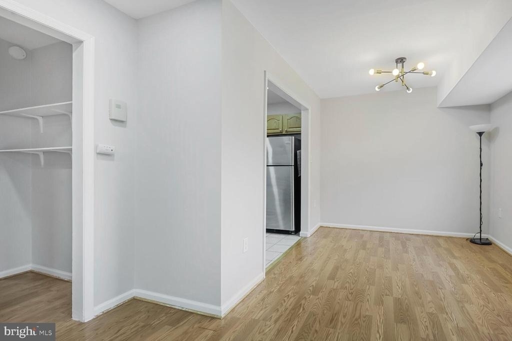 864 College Parkway - Photo 8