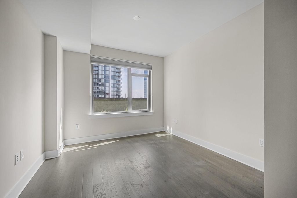 4960 Fairmont Avenue - Photo 10