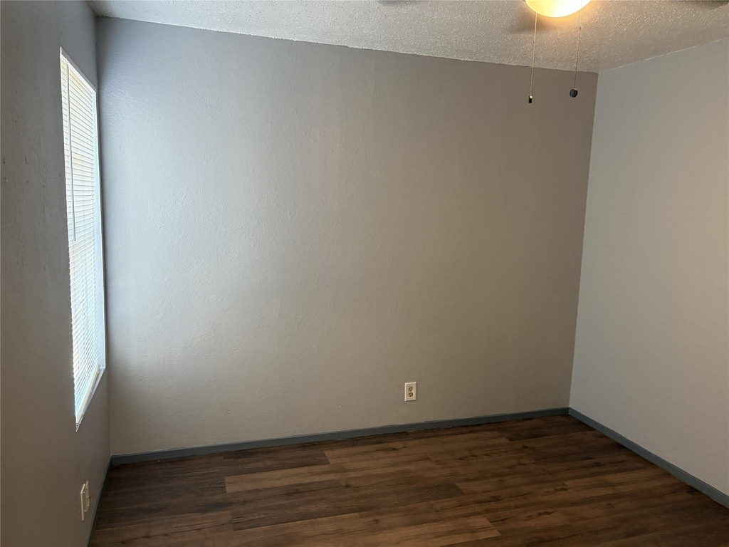 8710 Piney Point Dr - Photo 10