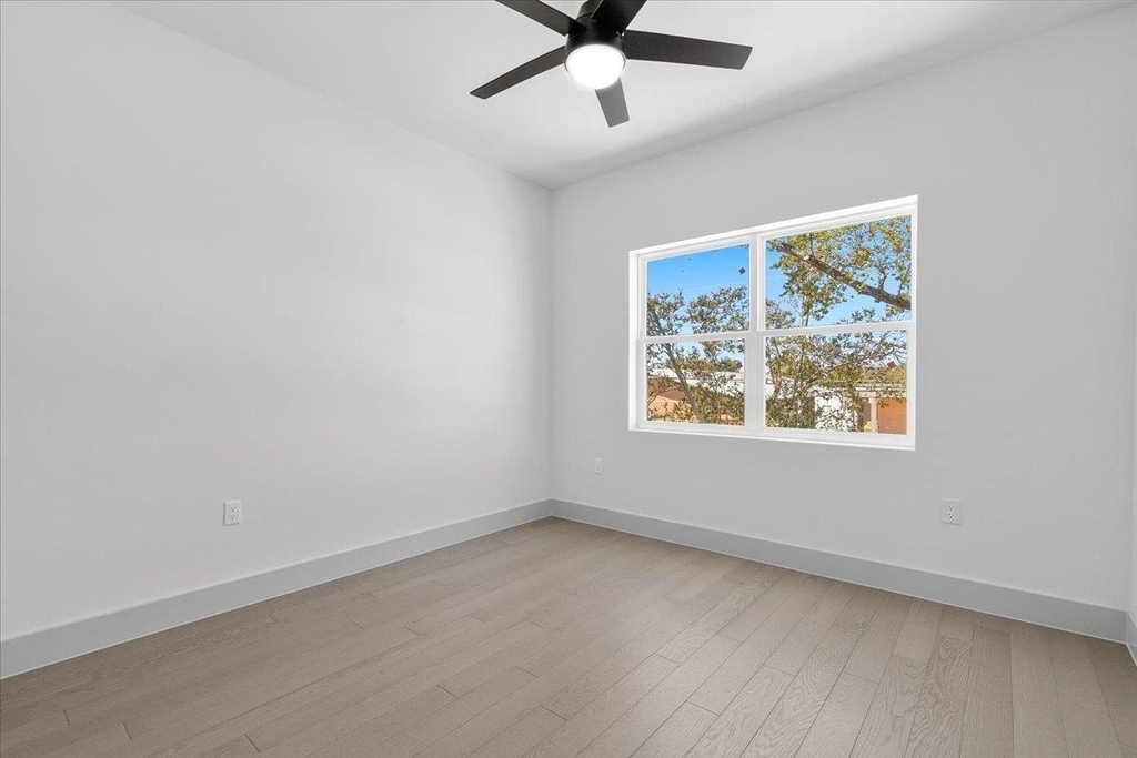 1409 Emile St - Photo 15