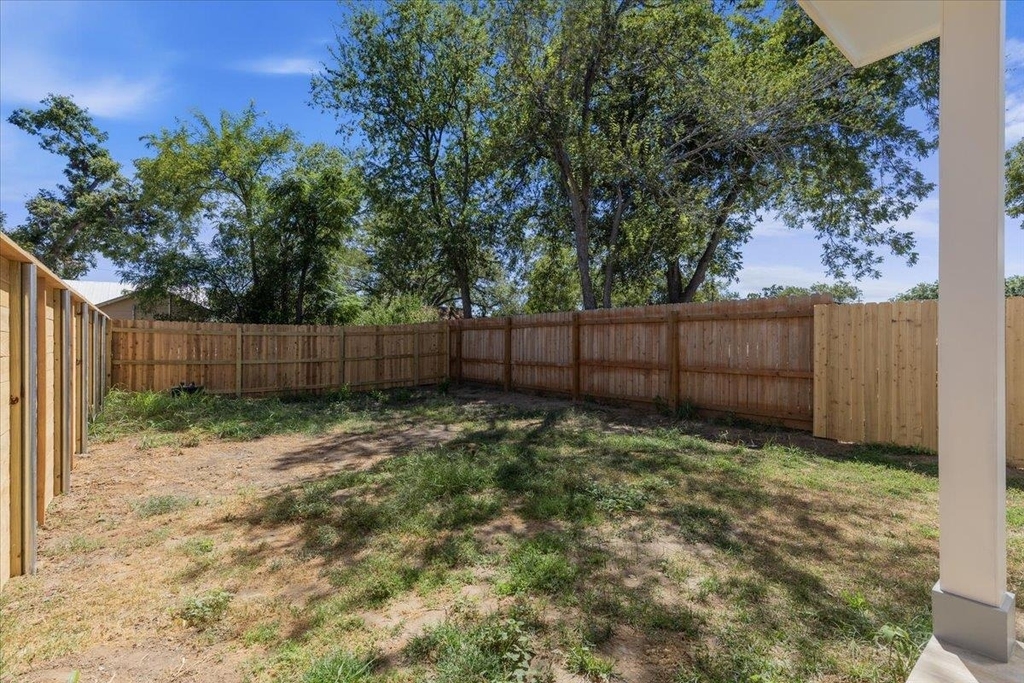 1409 Emile St - Photo 20