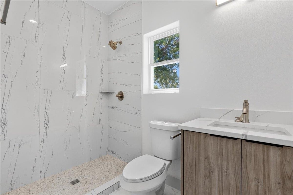 1409 Emile St - Photo 14