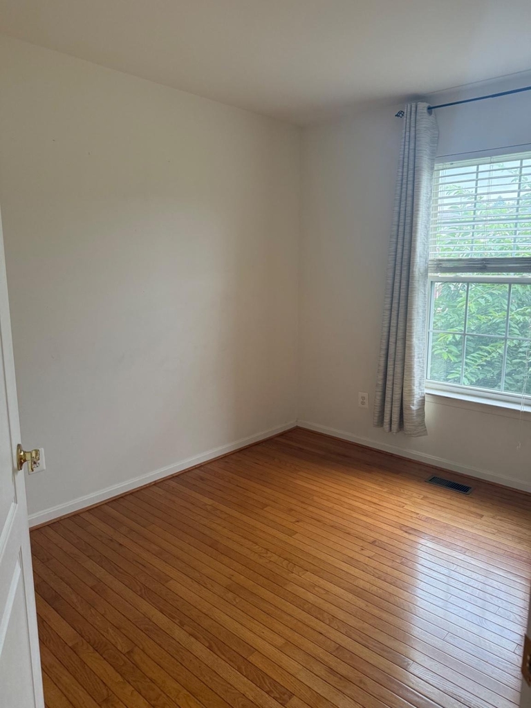 557 Kirkcaldy Way - Photo 16