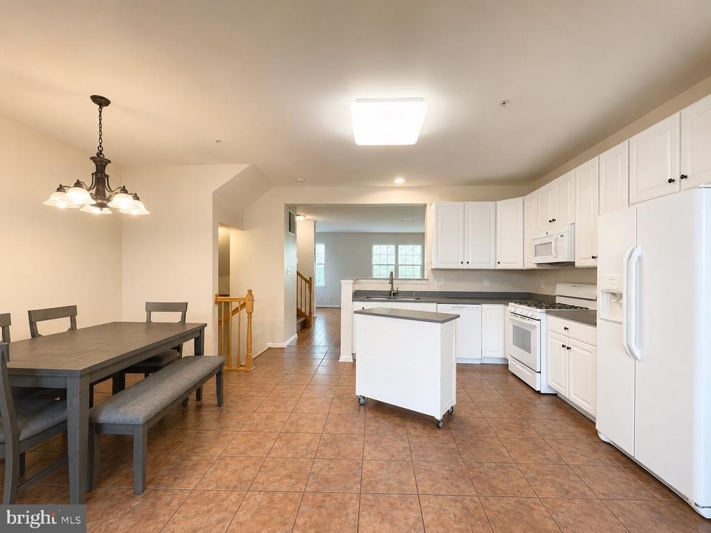 9424 Singleton Place - Photo 6
