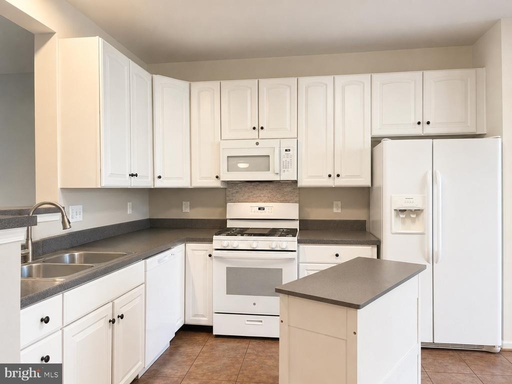 9424 Singleton Place - Photo 5