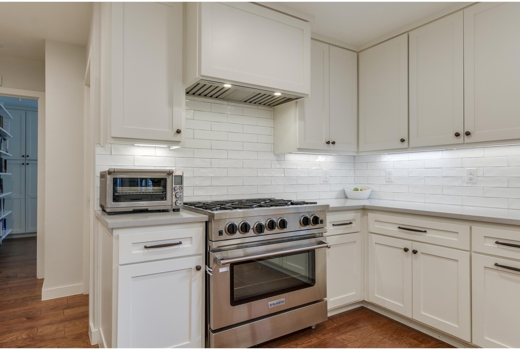 8700 Mountainwood Cir - Photo 17
