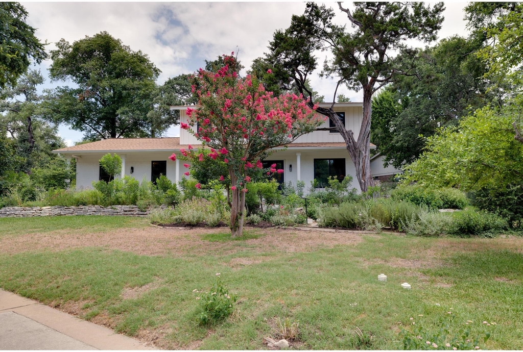 8700 Mountainwood Cir - Photo 1