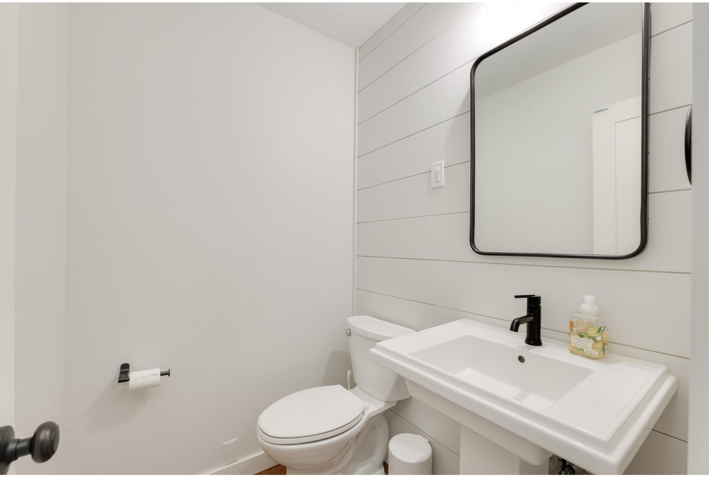 8700 Mountainwood Cir - Photo 20