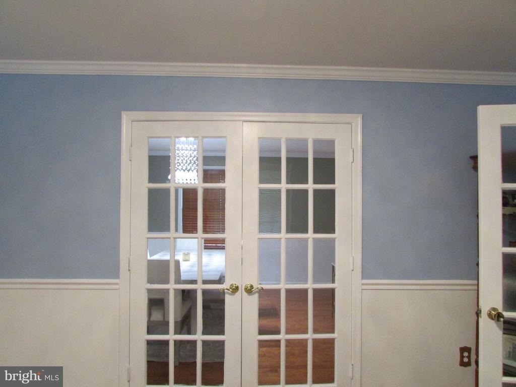 1009 Wales Drive - Photo 14