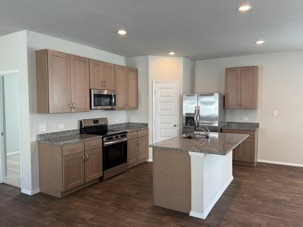 2713 Totley Rd - Photo 2
