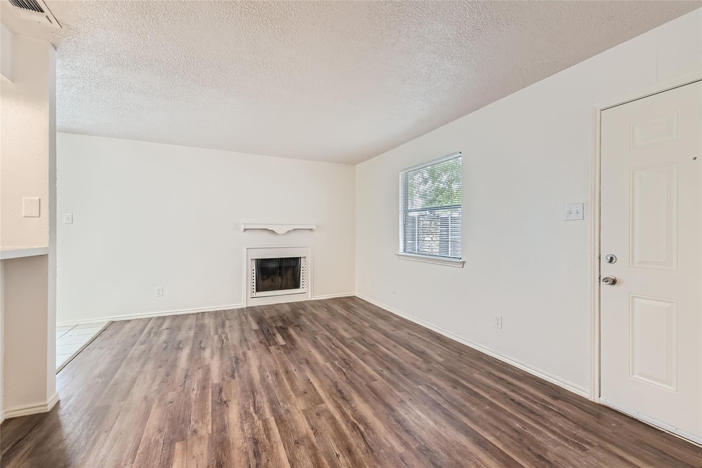 5616 Emerald Forest Dr - Photo 3