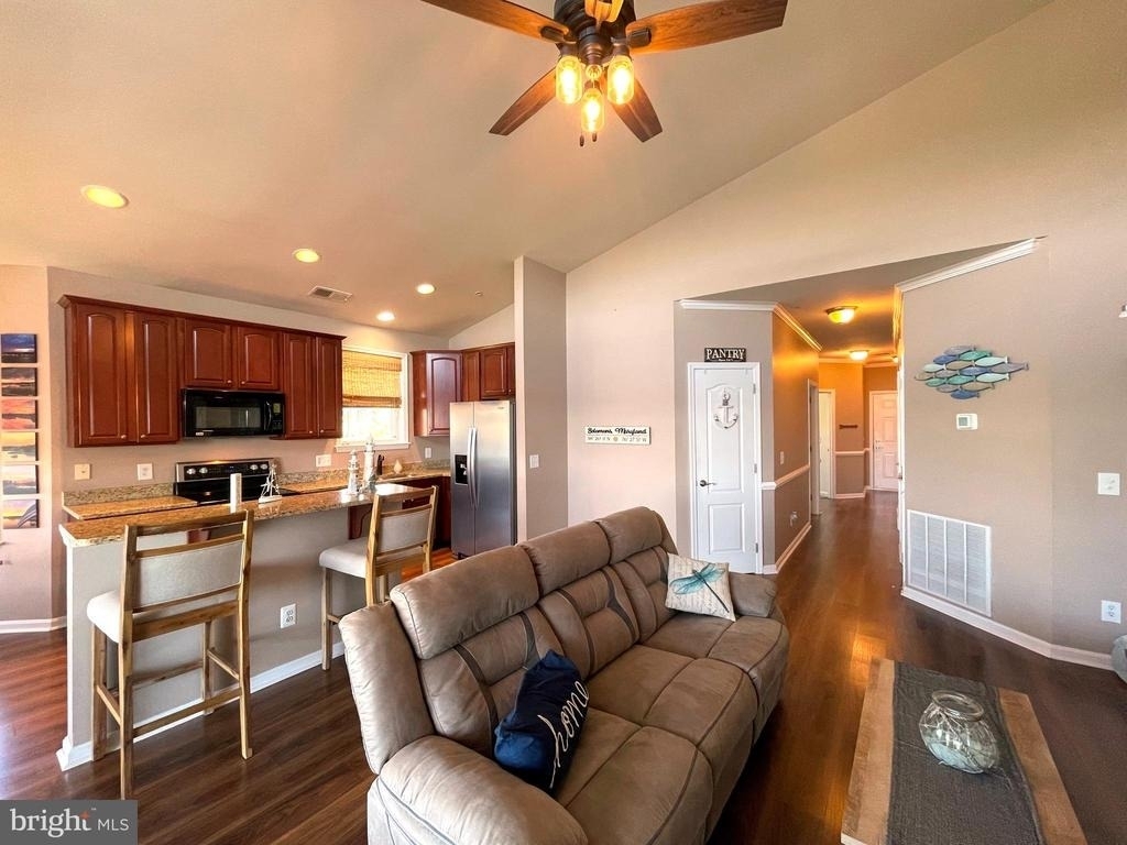 634 Oyster Bay Place - Photo 7