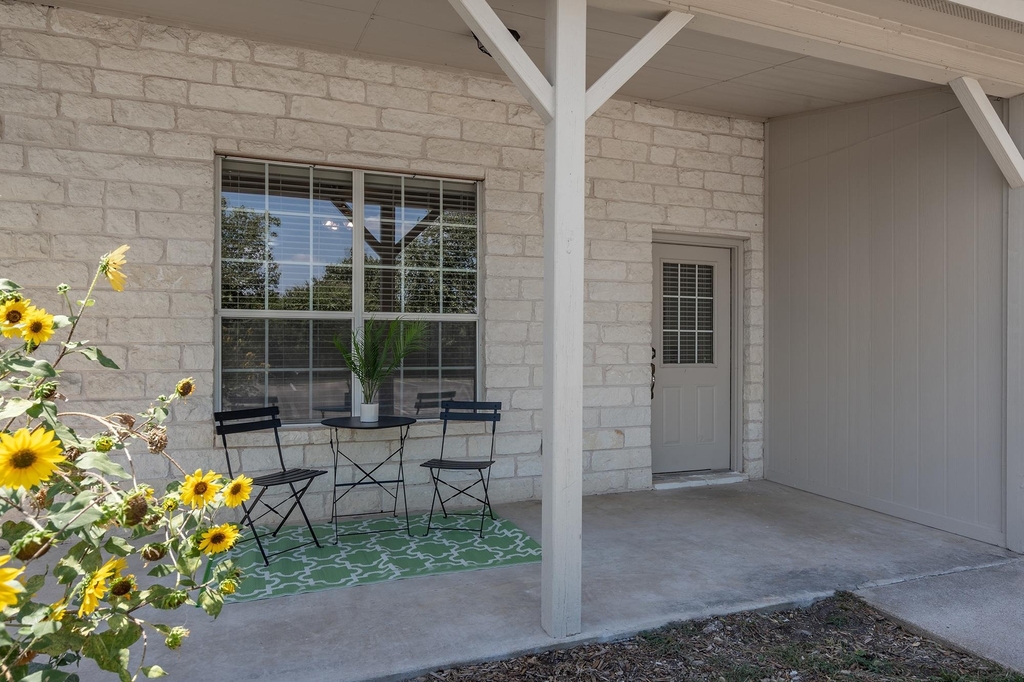 200 Sandstone Dr - Photo 1