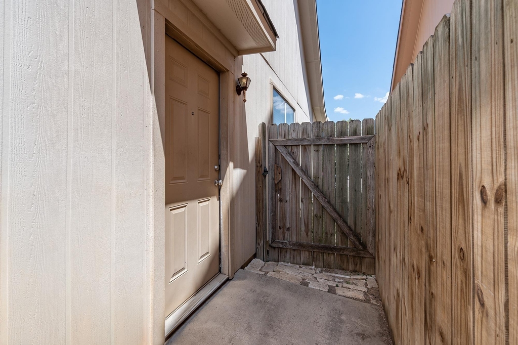 200 Sandstone Dr - Photo 19