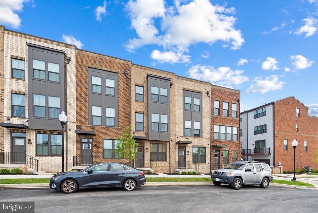 814 Watts Street - Photo 1