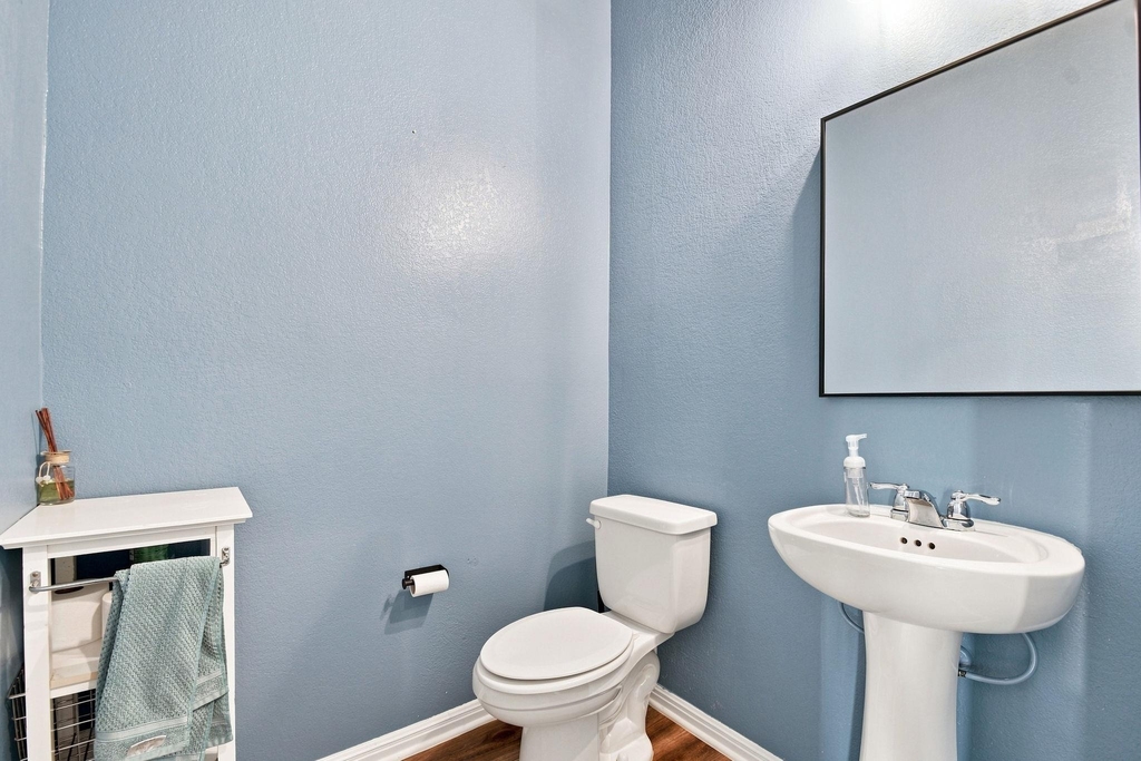 241 Eagle Brook Ln - Photo 8