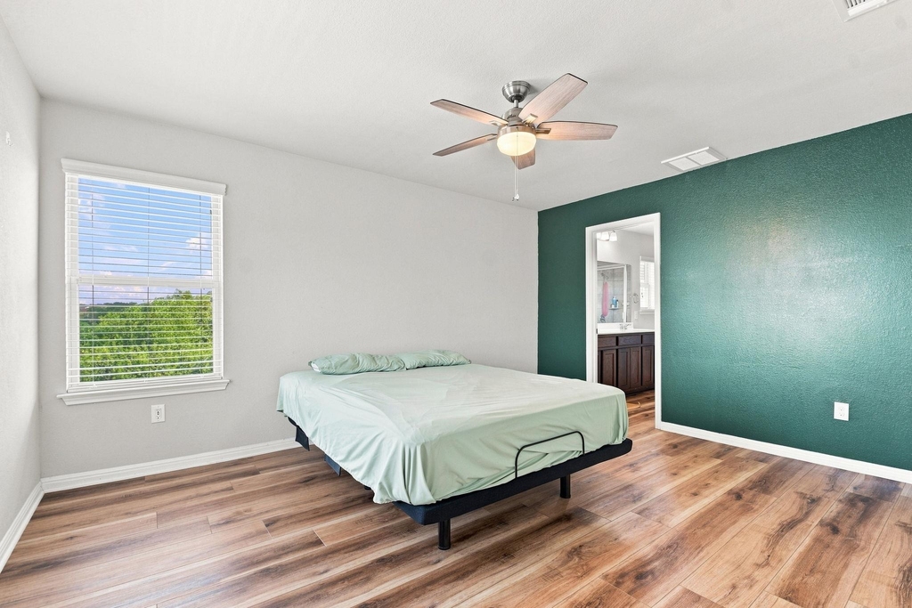 241 Eagle Brook Ln - Photo 9