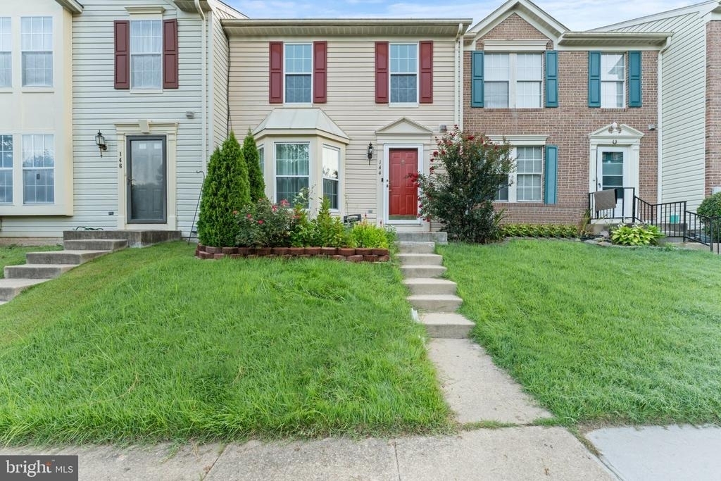 144 Foxchase Drive - Photo 0