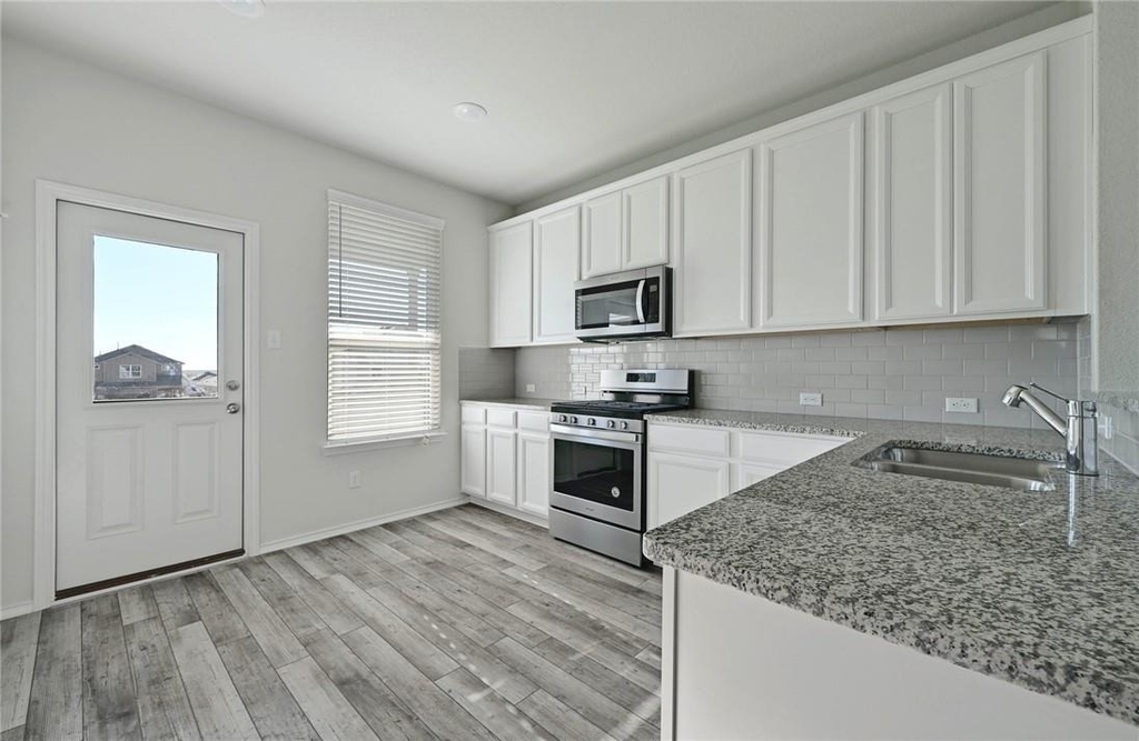 147 Longstraw Dr - Photo 14