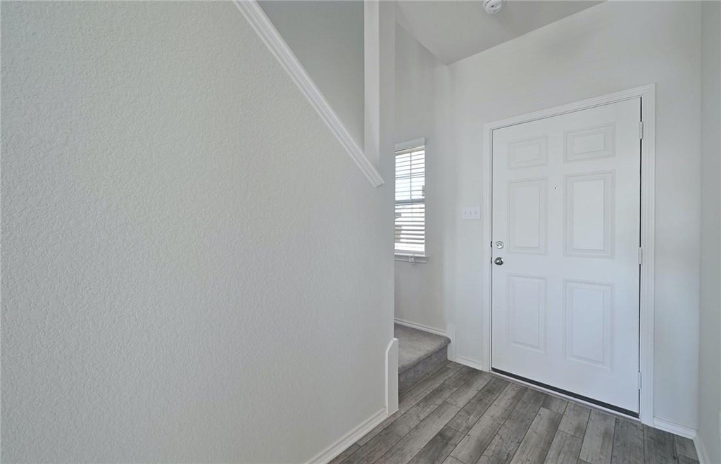 147 Longstraw Dr - Photo 4