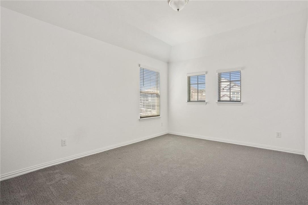 613 Silent Creek Cv - Photo 22