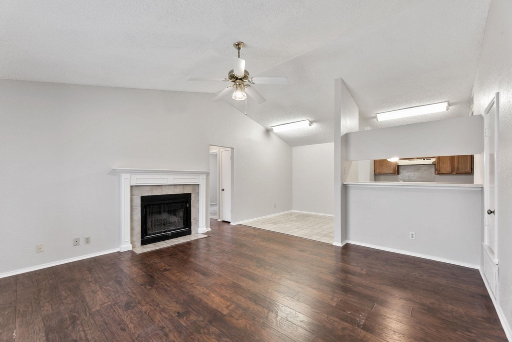 6002 Parkwood Dr - Photo 3
