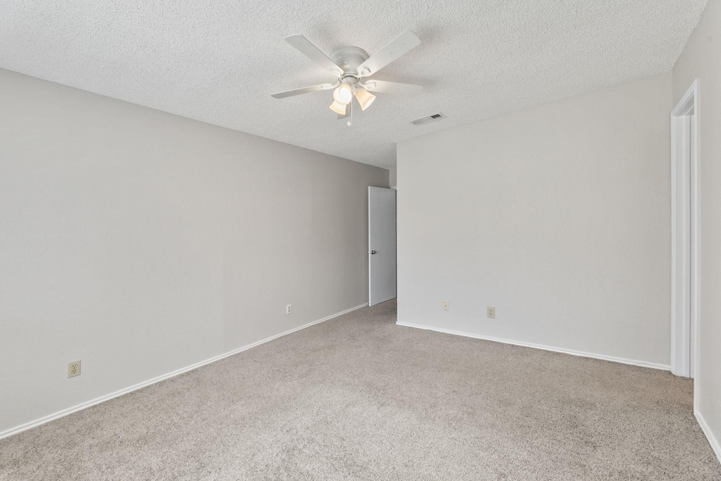 6002 Parkwood Dr - Photo 15