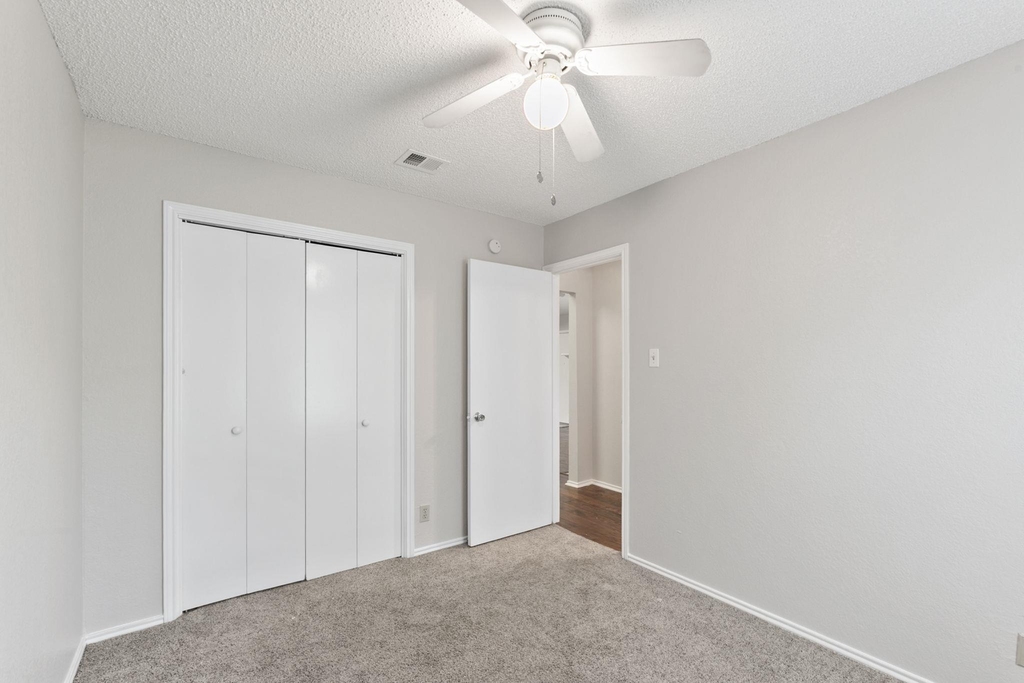 6002 Parkwood Dr - Photo 12