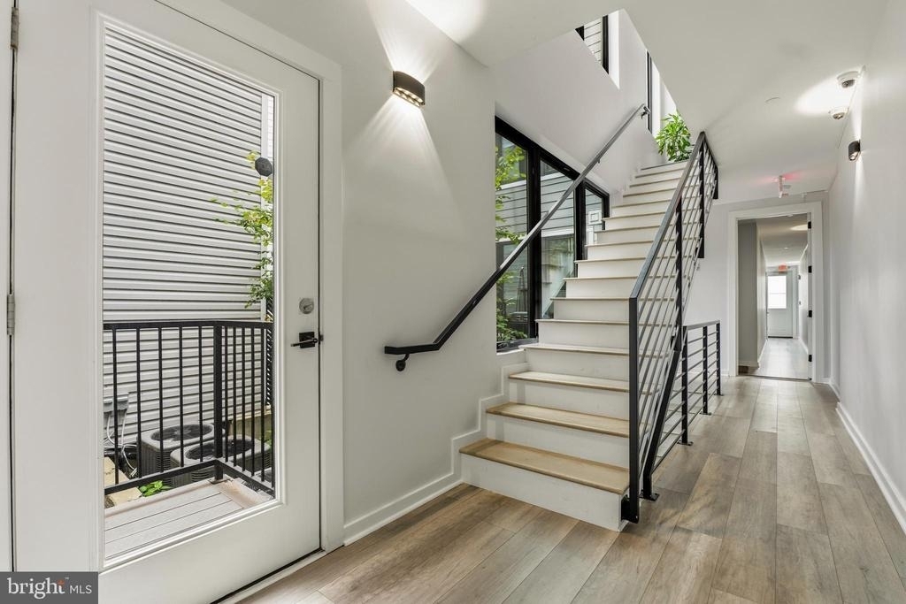 2612 University Place Nw - Photo 2