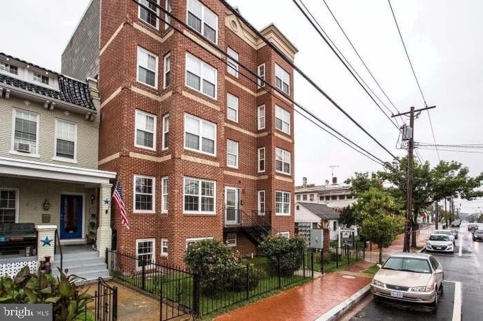 911 Kennedy Street Nw - Photo 16