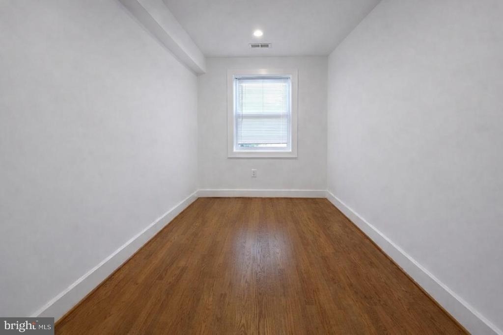 604 17th Street Ne - Photo 4