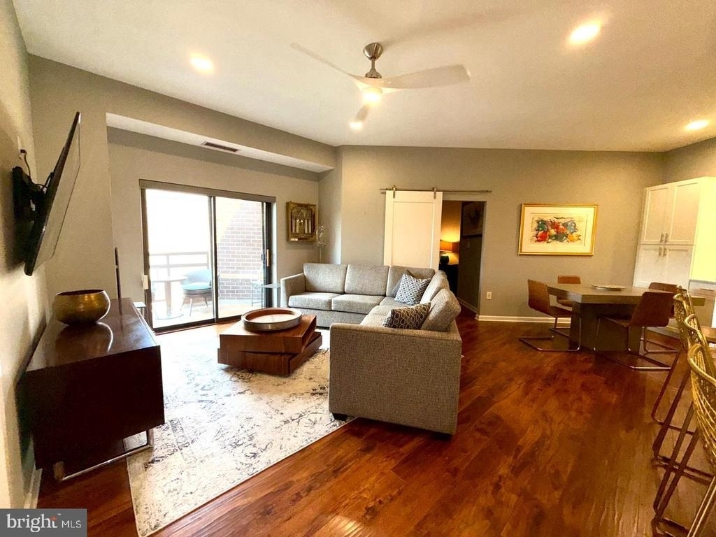 2111 Wisconsin Avenue Nw - Photo 2