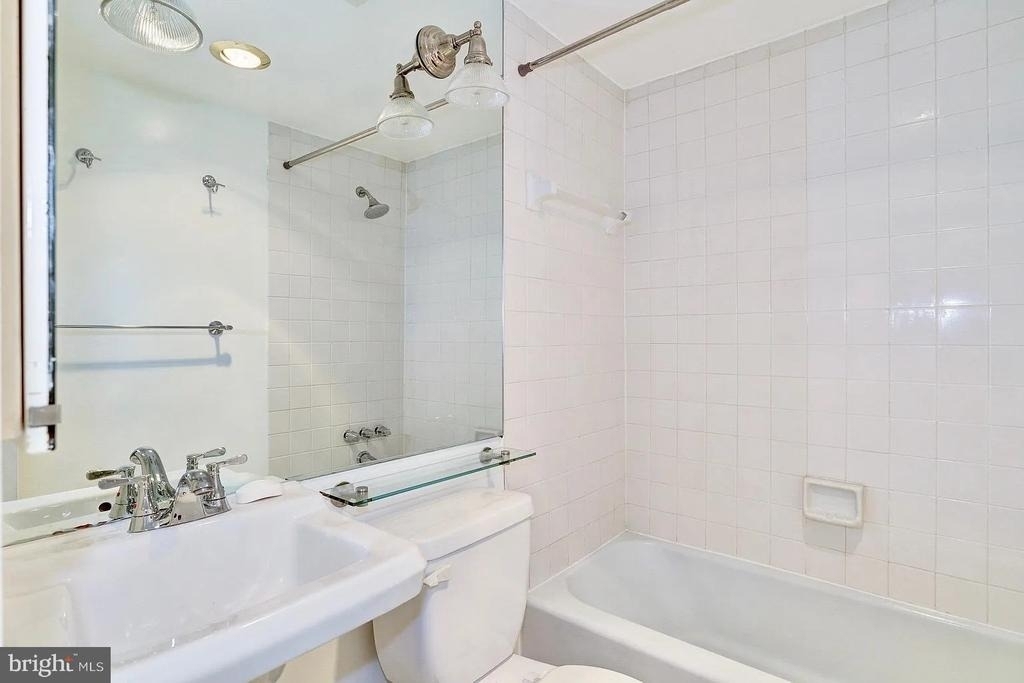 1748 Corcoran Street Nw - Photo 4