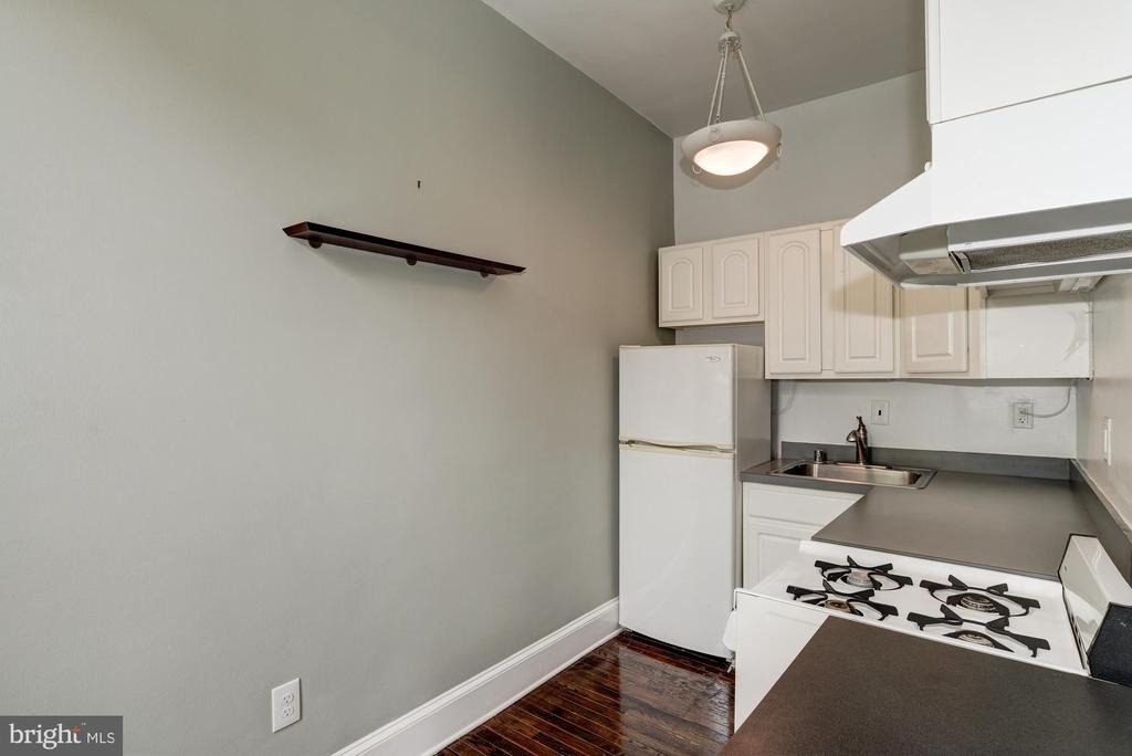 1748 Corcoran Street Nw - Photo 9