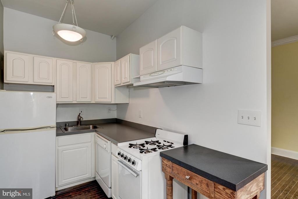 1748 Corcoran Street Nw - Photo 10