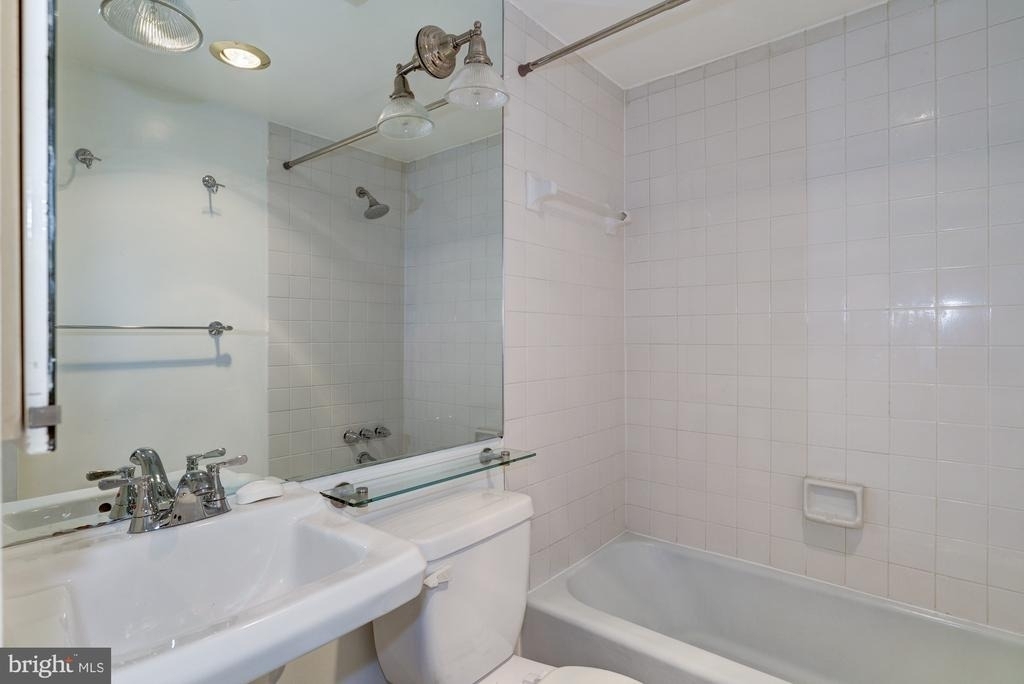 1748 Corcoran Street Nw - Photo 19