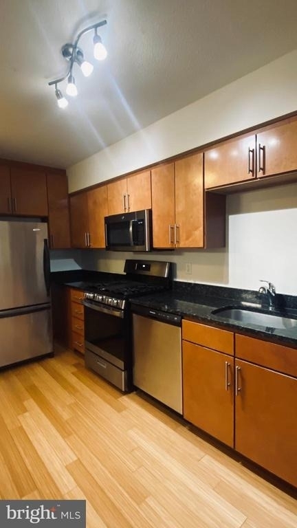 915 Nw E Street Nw - Photo 15