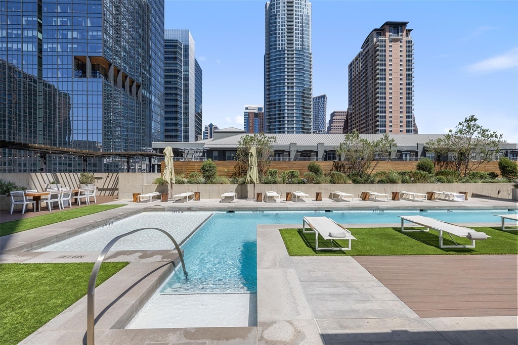 210 Lavaca St - Photo 33