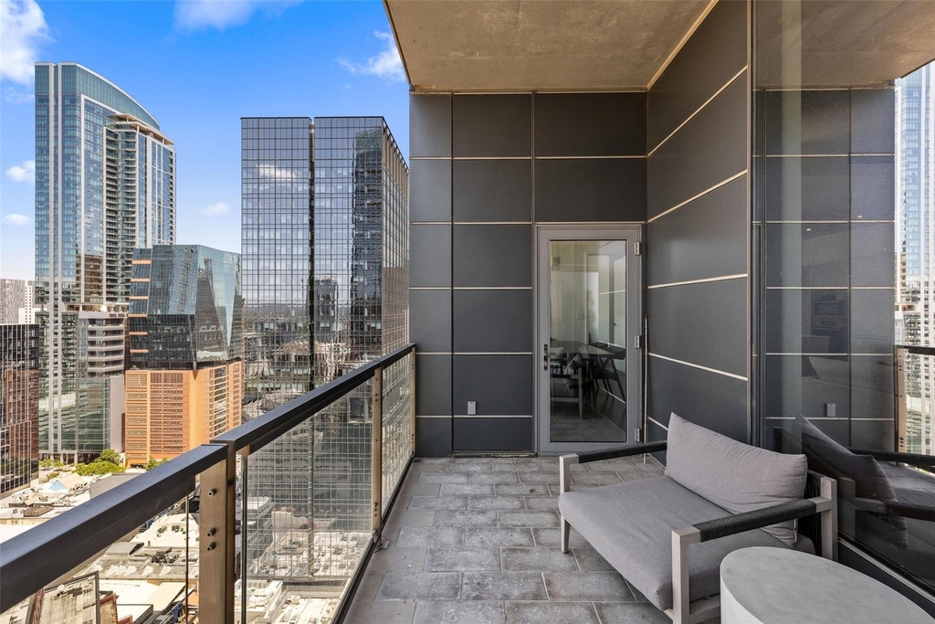 210 Lavaca St - Photo 15