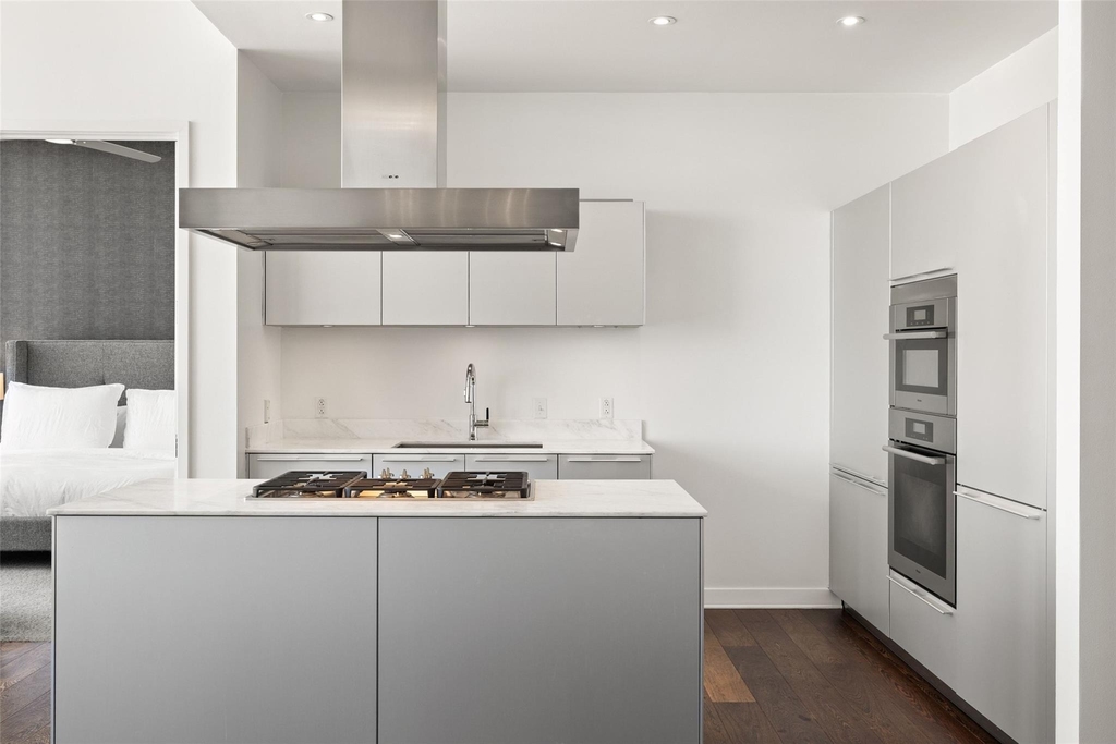 210 Lavaca St - Photo 10