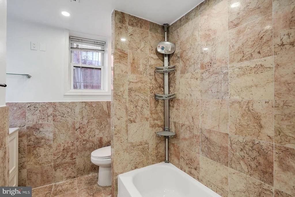 1377 Quincy Street Nw - Photo 14